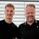 Luca Unbehaun (Fußballprofi) und Ralf Feller (Mitglied der Geschäftsleitung Höhne-Grass)