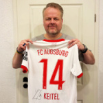 Ralf Feller (Mitglied der Geschäftsleitung Höhne-Grass) und Luca Pfeiffer (Fußballprofi)