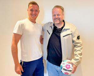 Robin Bormuth (Profi-Fußballspieler) und Ralf Feller (Mitglied der Geschäftsleitung von Höhne-Grass)