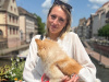 Neue Kollegin in der Disposition: Nicole Wagner mit ihrem kleinen Hund