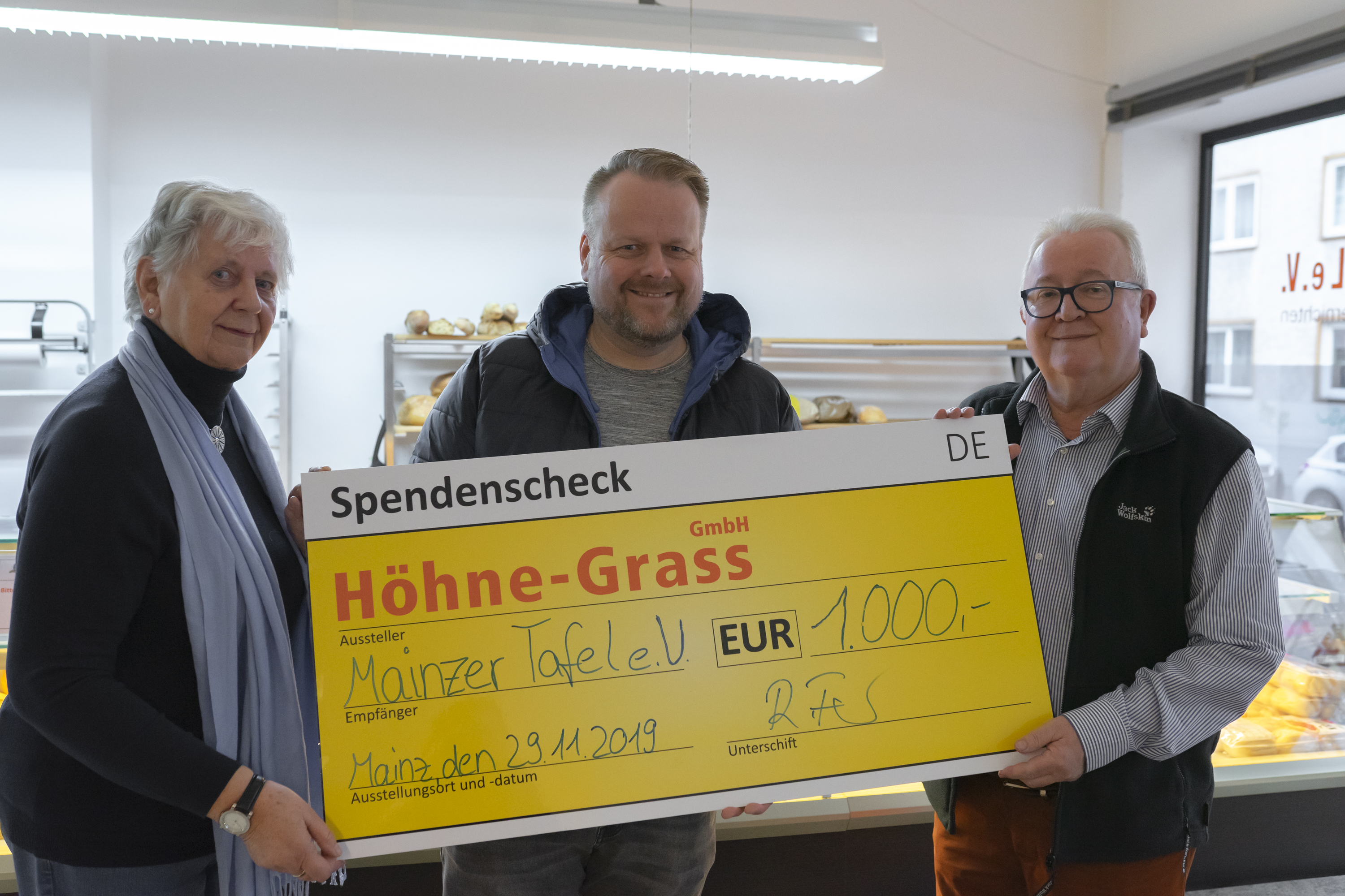 1 000 Fur Die Mainzer Tafel Hohne Grass Umzugsunternehmen Mainz